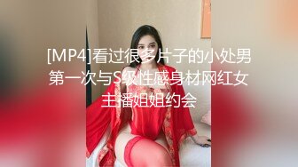 大块头操小身板女友，淫语不断，最后顶趴下