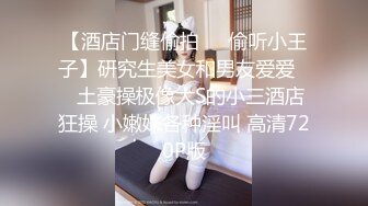 眼镜学生妹 乘宿舍没有人展示丰腴身材 这对豪乳却是诱人 表情也可爱