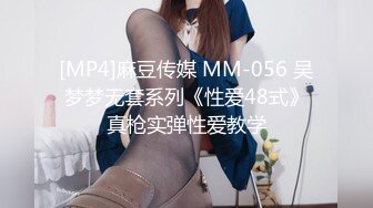 同事的老婆和我偷情，没脱衣服后入内射