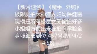 长发尤物美少妇，第一视角全裸露脸自慰道具特写深插塞的满满的白浆很多